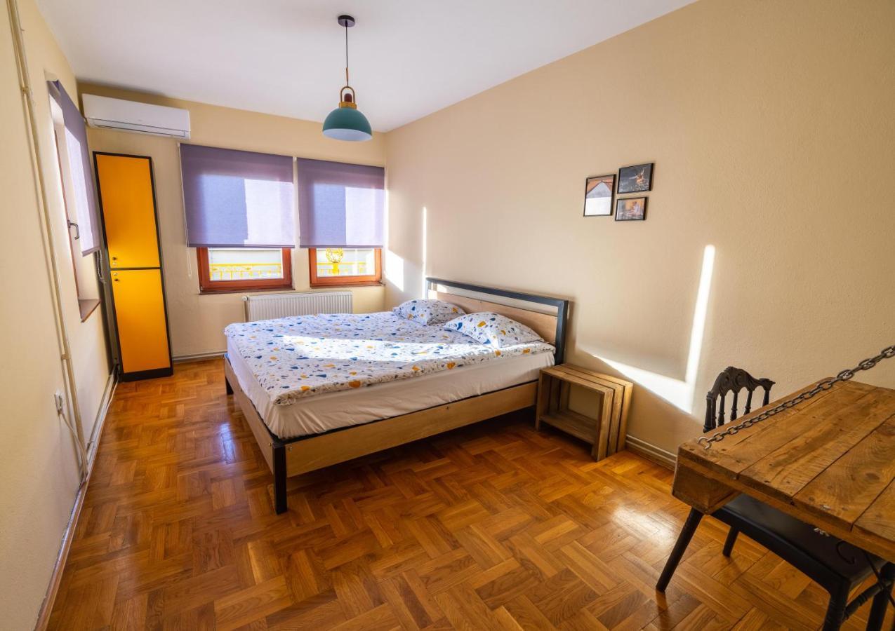 פרישטינה Hostel Prishtina Backpackers מראה חיצוני תמונה