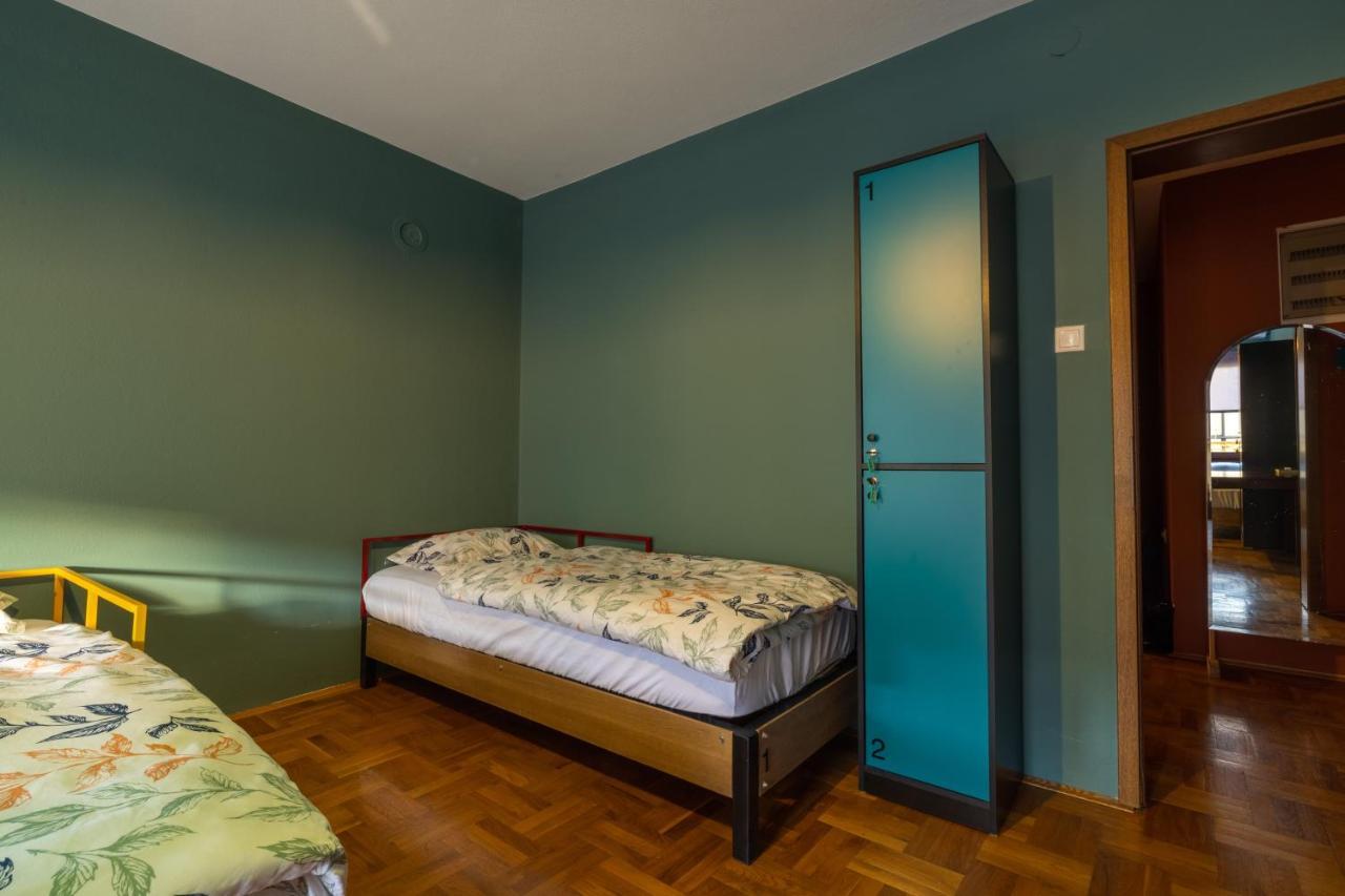 פרישטינה Hostel Prishtina Backpackers מראה חיצוני תמונה
