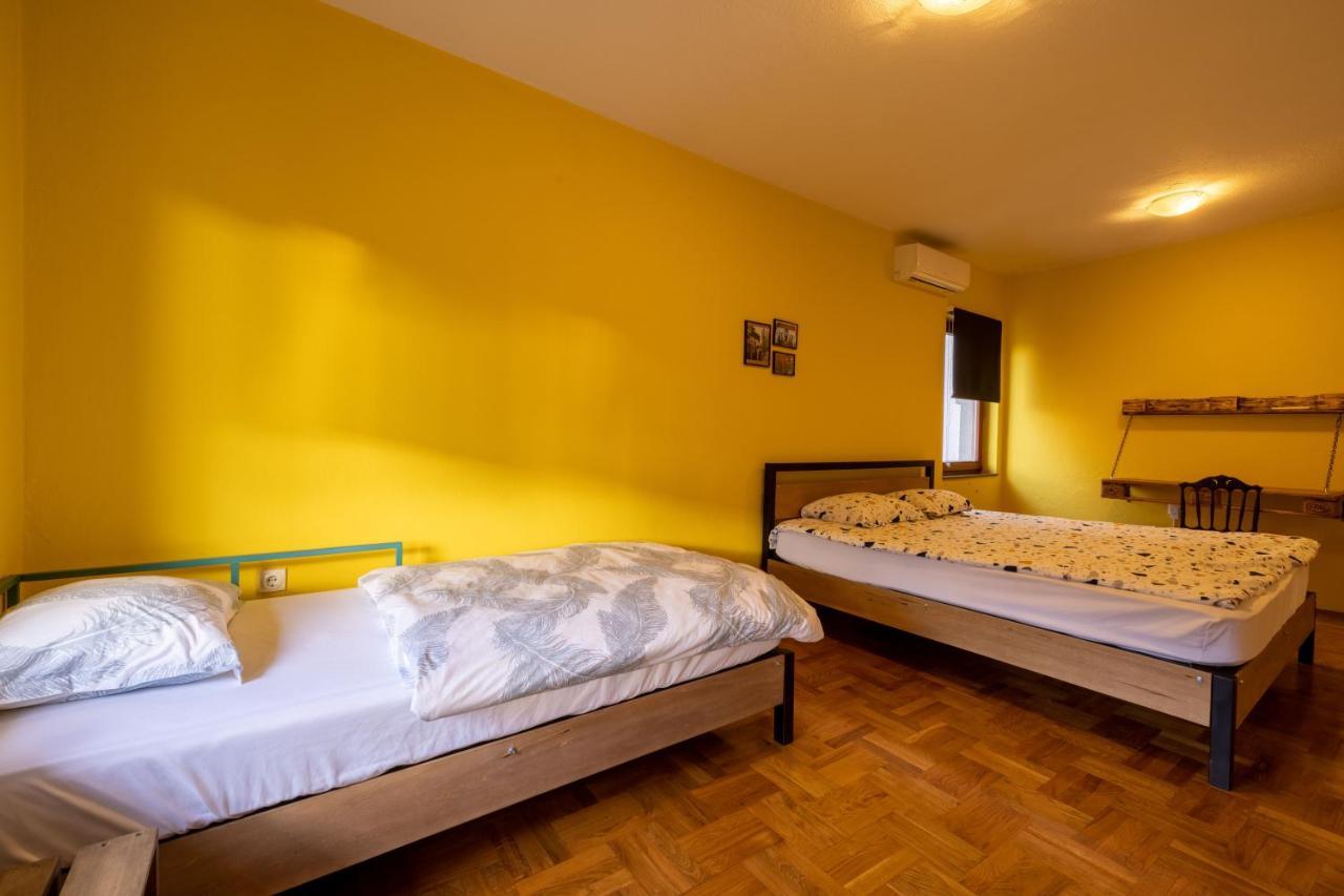 פרישטינה Hostel Prishtina Backpackers מראה חיצוני תמונה