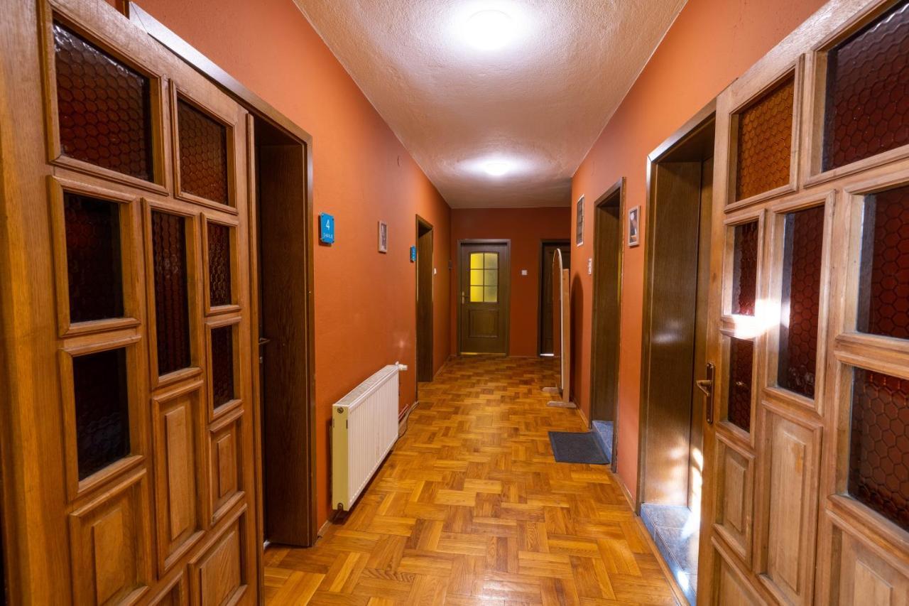 פרישטינה Hostel Prishtina Backpackers מראה חיצוני תמונה
