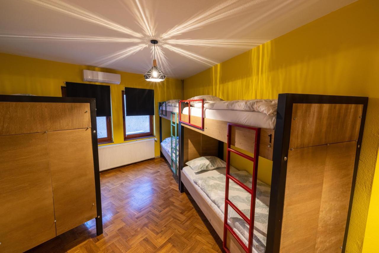 פרישטינה Hostel Prishtina Backpackers מראה חיצוני תמונה