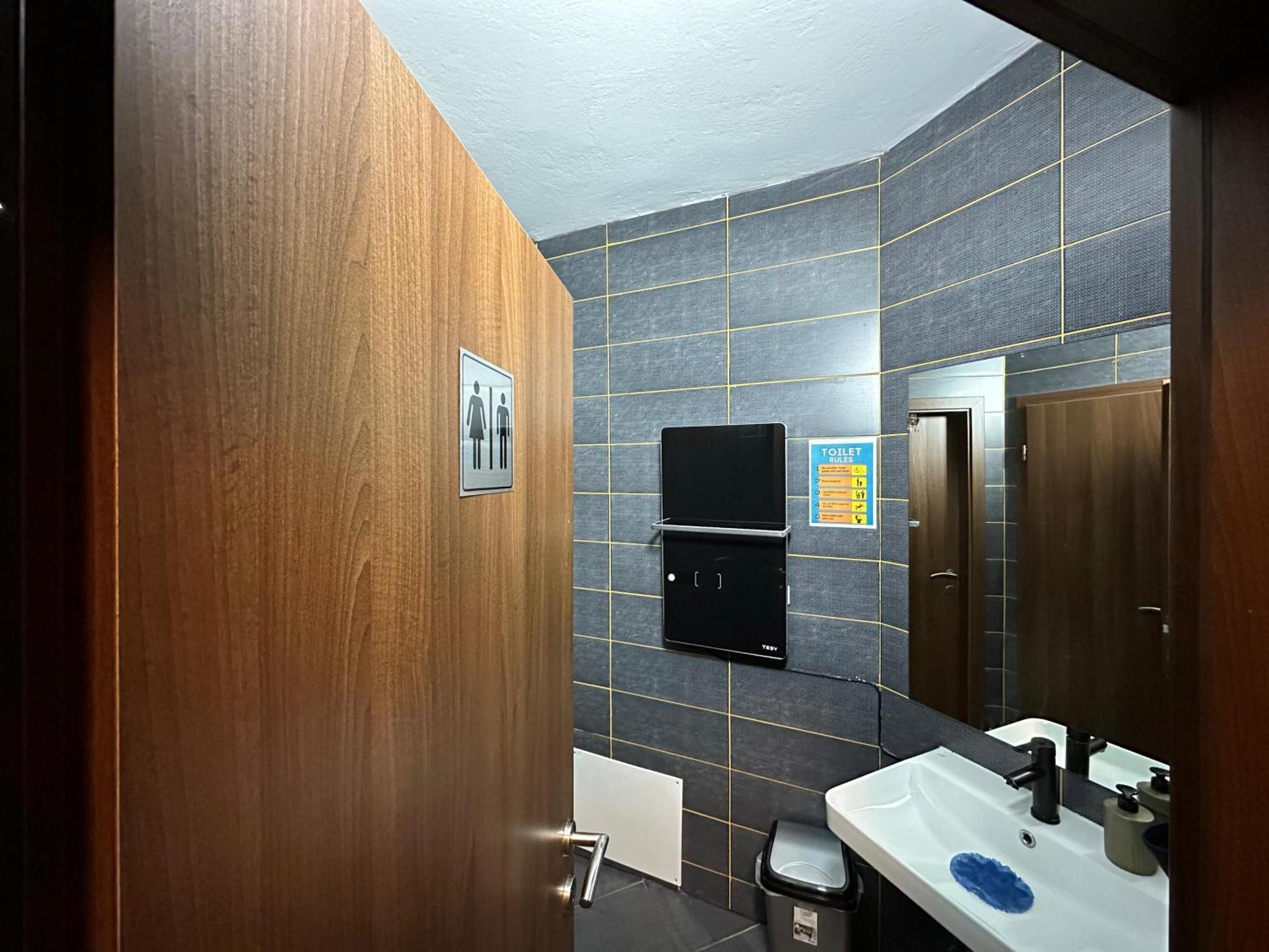 פרישטינה Hostel Prishtina Backpackers מראה חיצוני תמונה